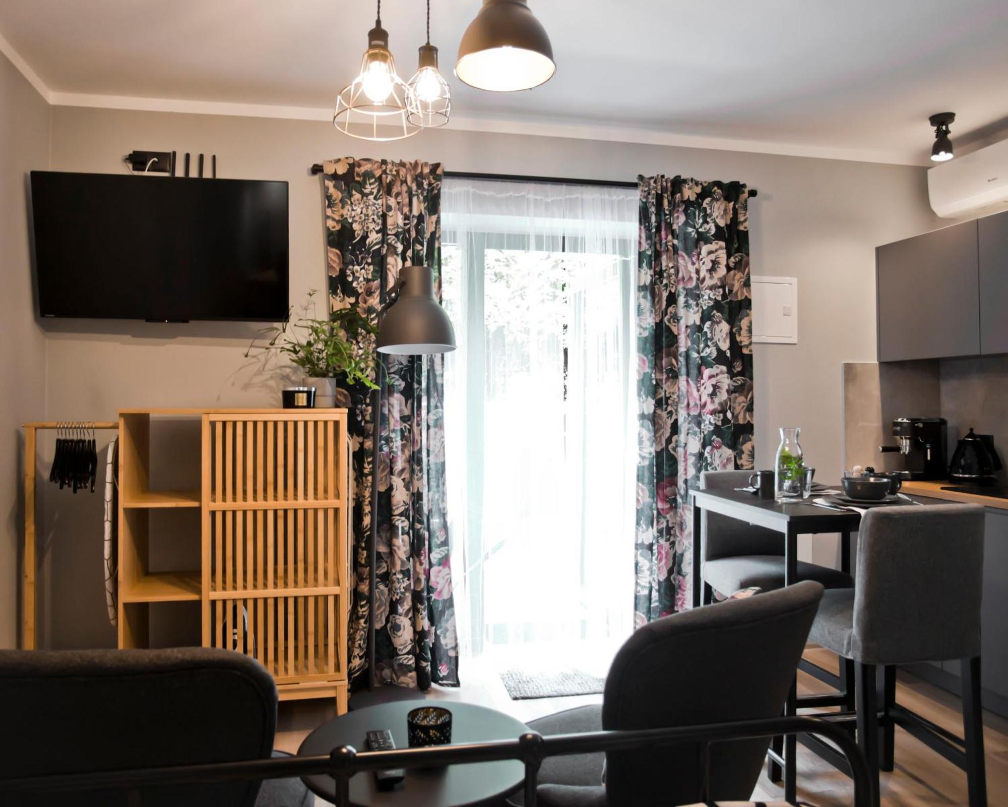 Balaton Apartamenty Trzebinia  Exteriör bild